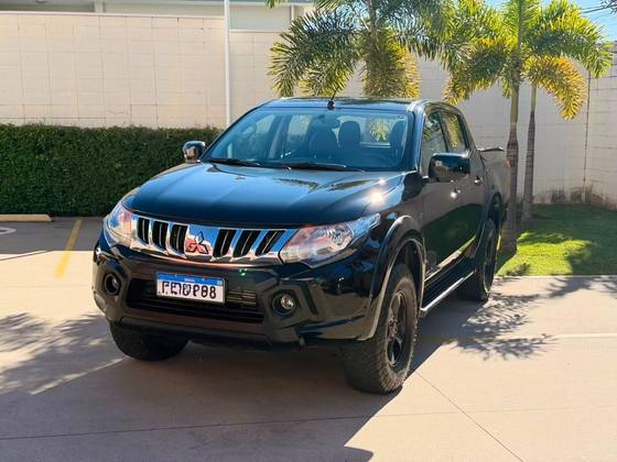 MITSUBISHI L200 TRITON 2.4 16V TURBO DIESEL SPORT GLS CD 4P 4X4 AUTOMÁTICO MITSUBISHI L200 TRITON 2.4 16V TURBO DIESEL SPORT GLS CD 4P 4X4 AUTOMÁTICO